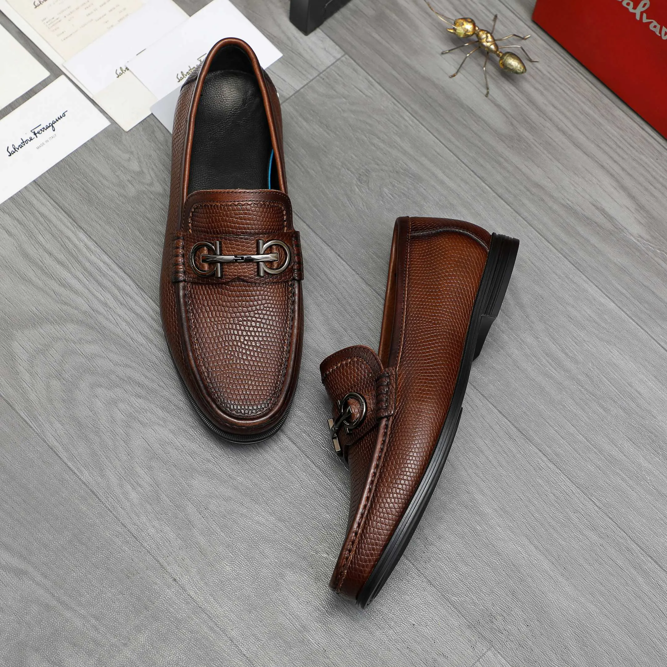 Men's shoes 💰p442 Product trademark: Ferragamo " Ferragamo ] Business slip-on leather shoes Regular size: 38-46 (45.46 custom-made, non-returnable) Product materials: Selected grained cowhide upper, cowhide lining, rubber outsole